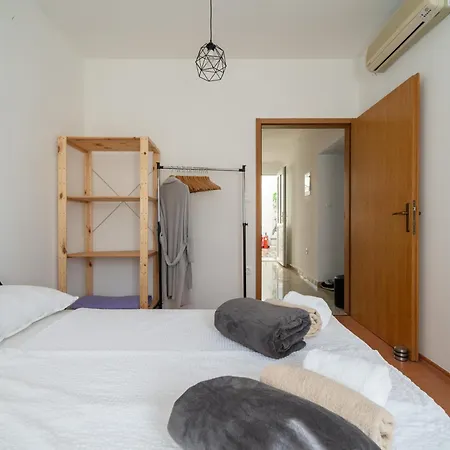 Seven - Barefoot By The Sea, Velebit, Nature Villa Starigrad Paklenica