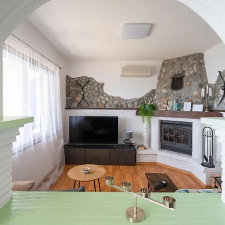 Seven - Beachfront By The Sea, Velebit, Nature Starigrad Paklenica